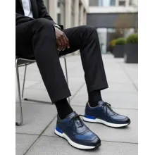 paire de sneakers Berluti en cuir-bleu nu