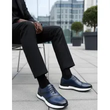 paire de sneakers Berluti en cuir-bleu nu